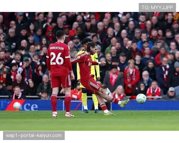 热刺后防线协防默契不足 造越位战术多次失误